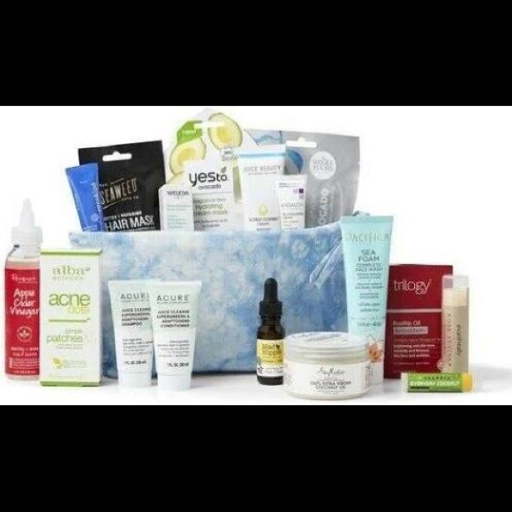 Whole Foods 2021 blue beauty bag $135+ value